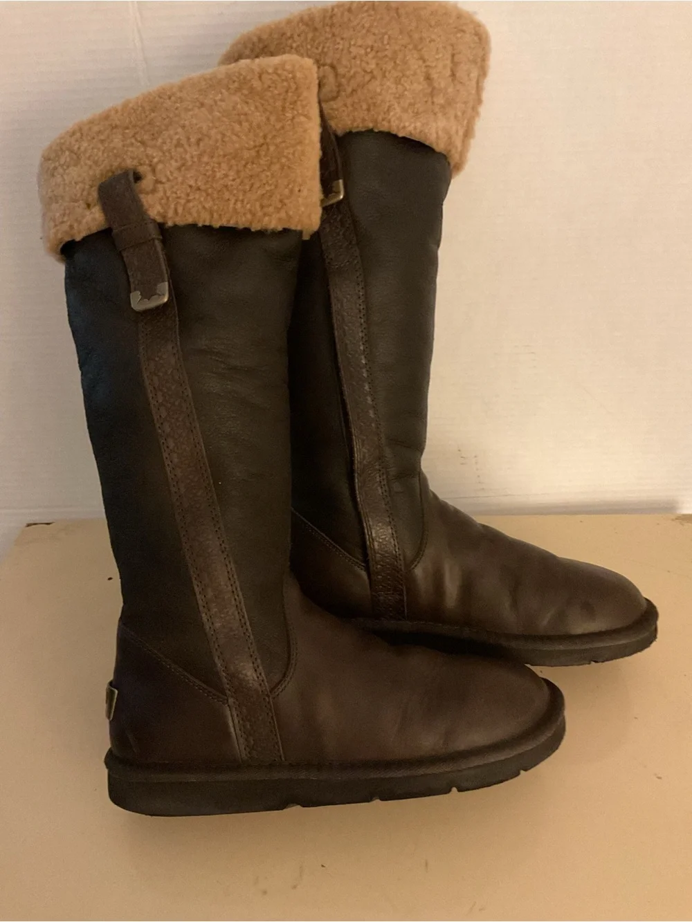UGG women brown leather sheepskin tall sheepskin tall knee high Locarno boots 8